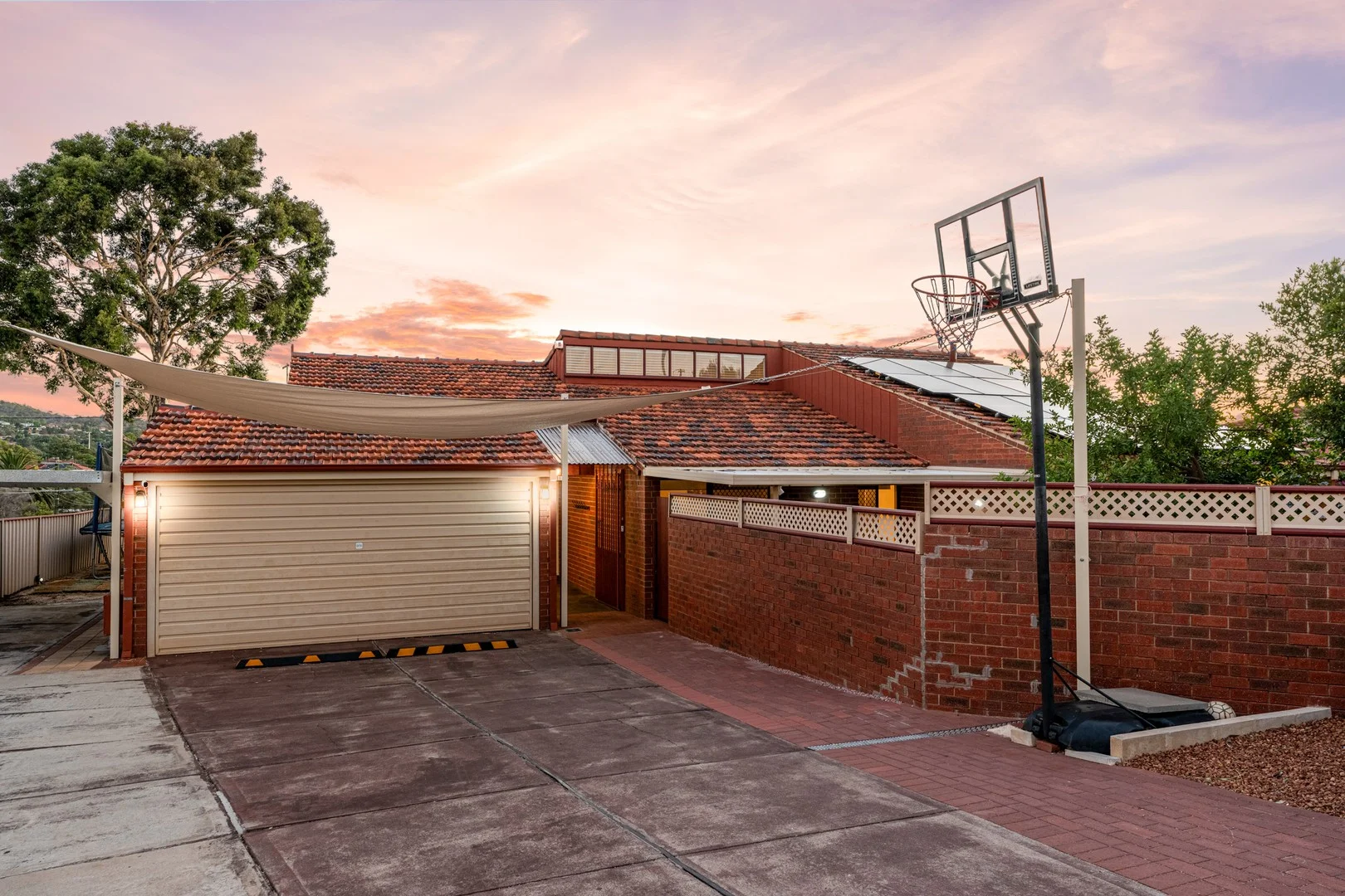 22 Dagmar Way, Swan View WA 6056