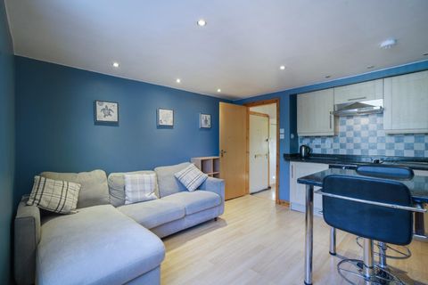 71 Holburn Street, Aberdeen AB10