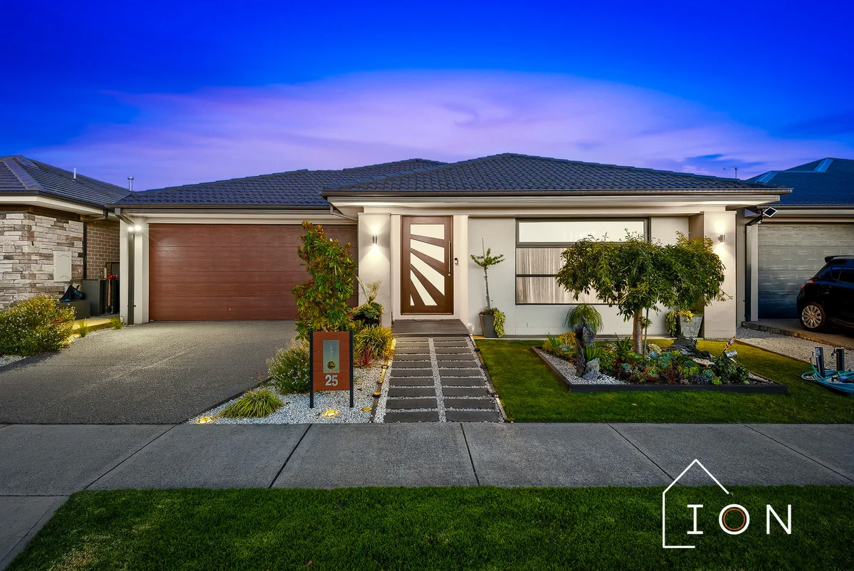 25 Kiwi Crescent, Cranbourne South VIC 3977