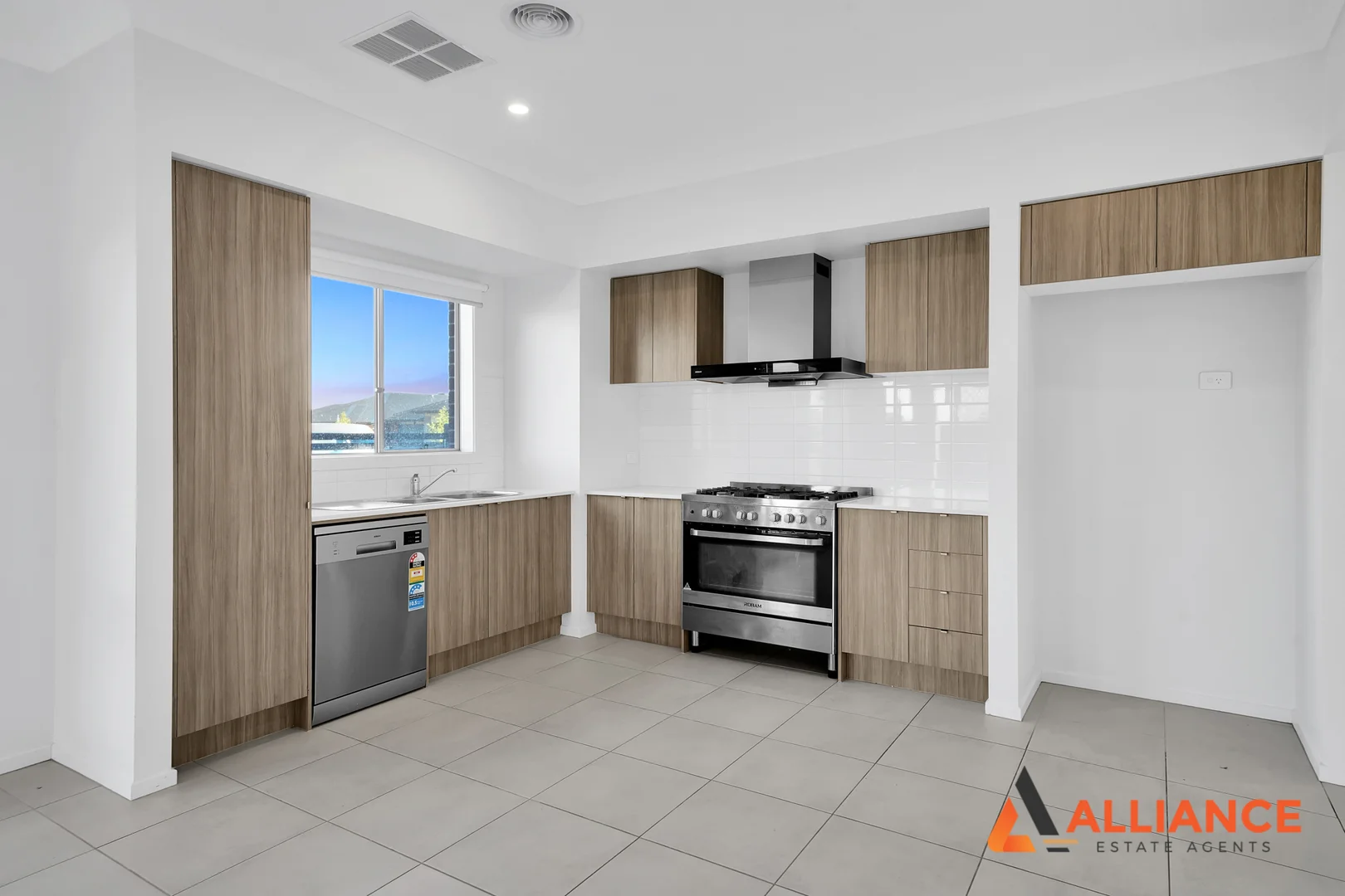 Additional image 5 of 10 Nitre Street, Manor Lakes VIC 3024