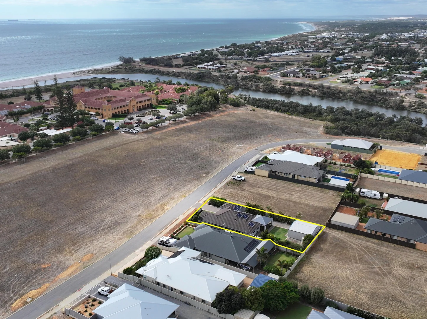 Additional image 25 of 10 Edwin Crescent, Bluff Point WA 6530