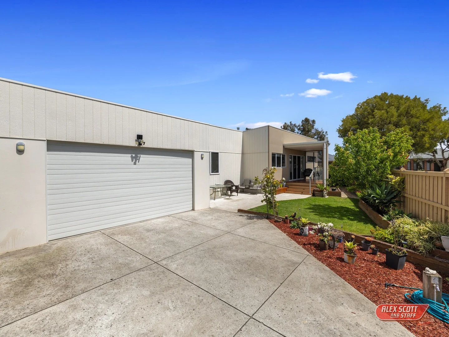 16 PASADENA Drive, Cowes VIC 3922