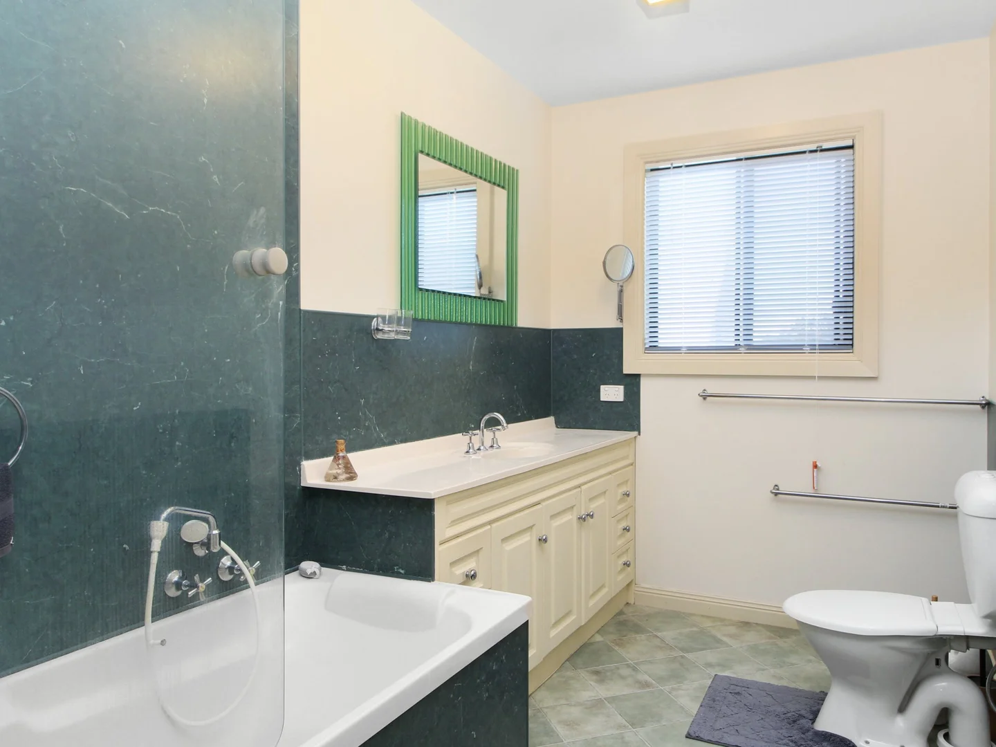 Additional image 8 of 175 Princes Highway, Lakes Entrance VIC 3909