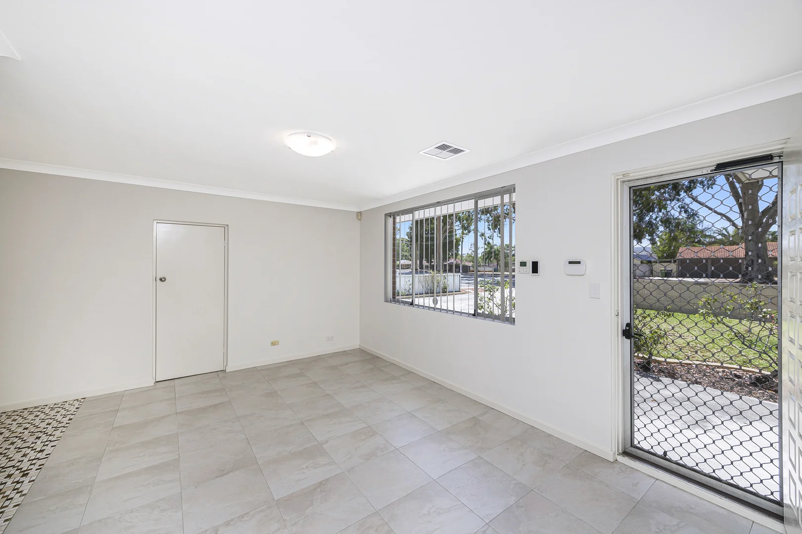 Additional image 4 of 141 Cammillo Road, Camillo WA 6111