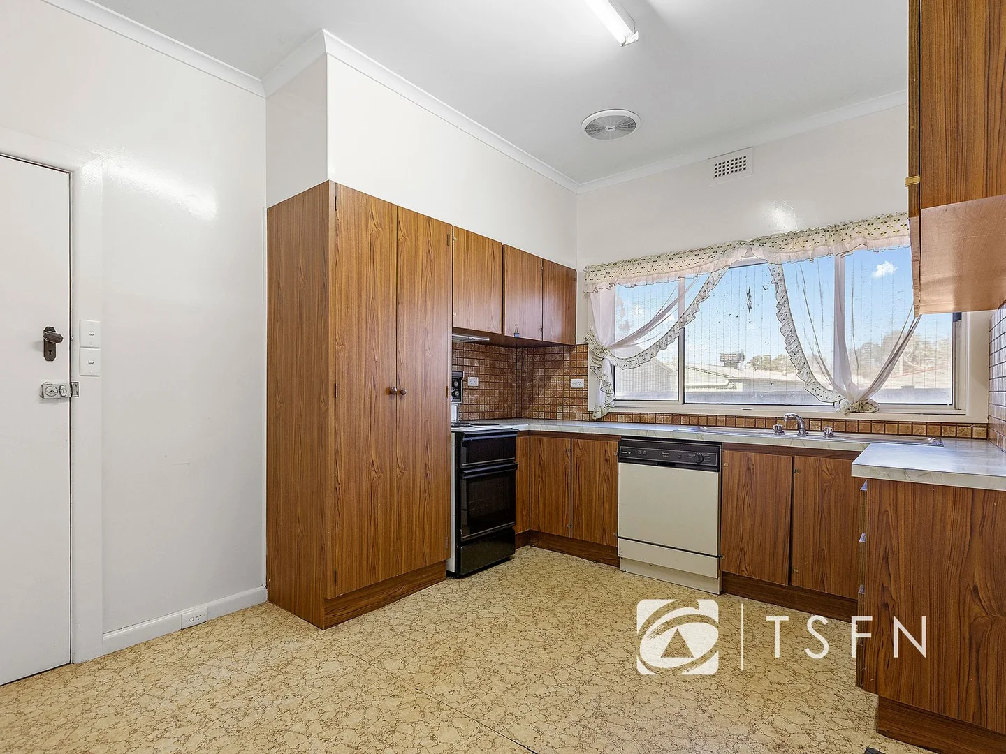 Additional image 5 of 143 St Killian Street, White Hills VIC 3550