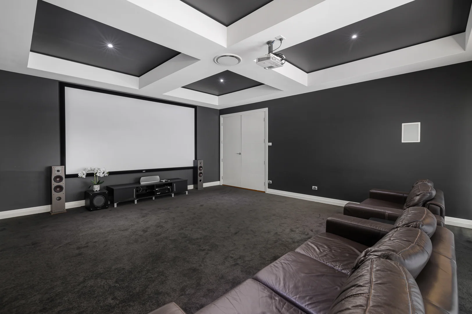 Additional image 4 of 27 Twin Creeks Drive, Luddenham NSW 2745