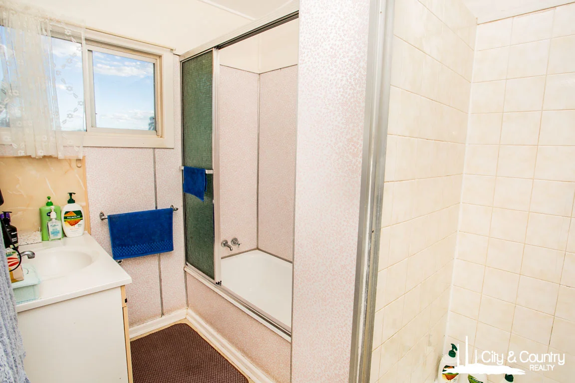 Additional image 12 of 18 Hinkler Crescent, Mount Isa QLD 4825