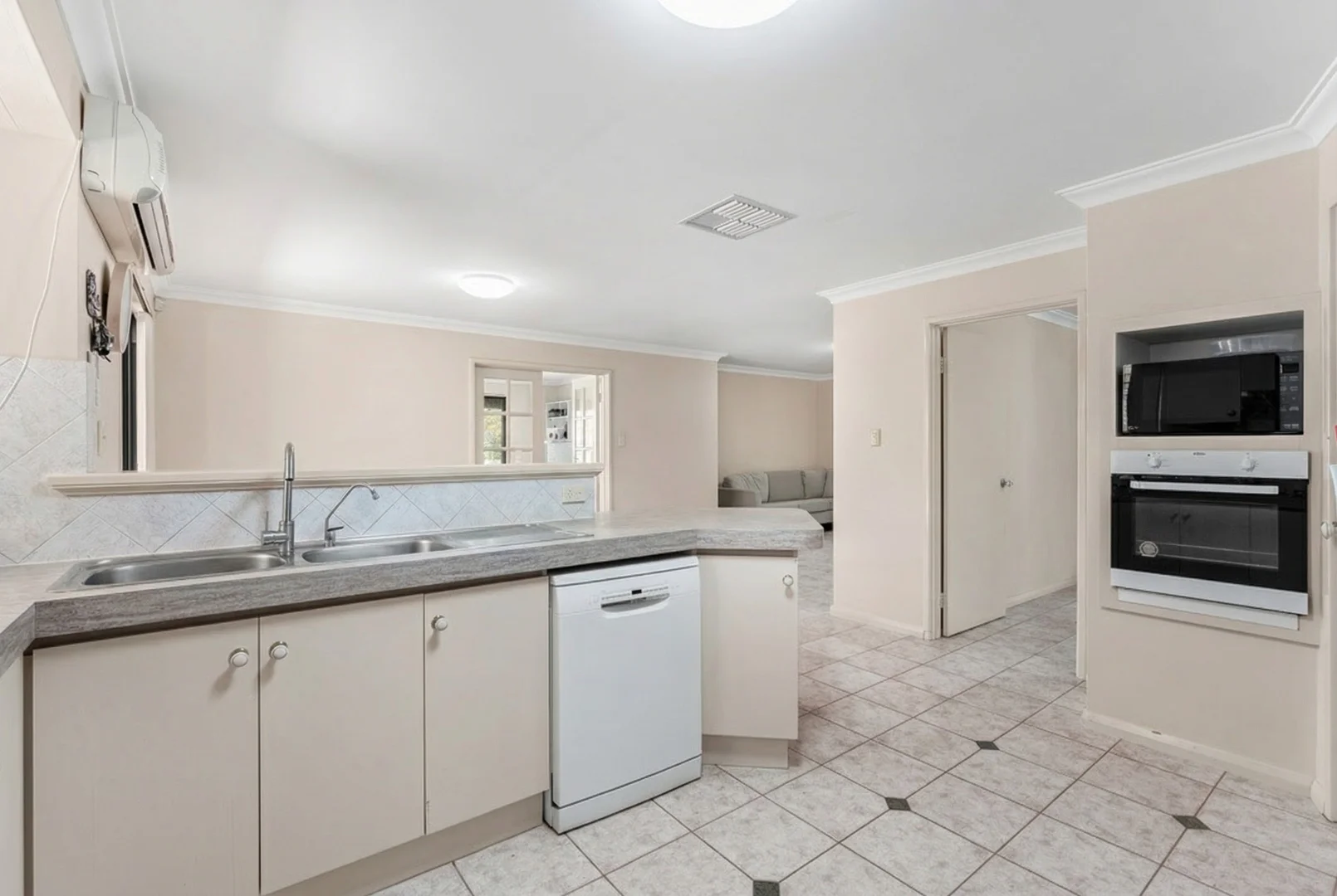 Additional image 18 of 10 Woollybush Road, Ellenbrook WA 6069