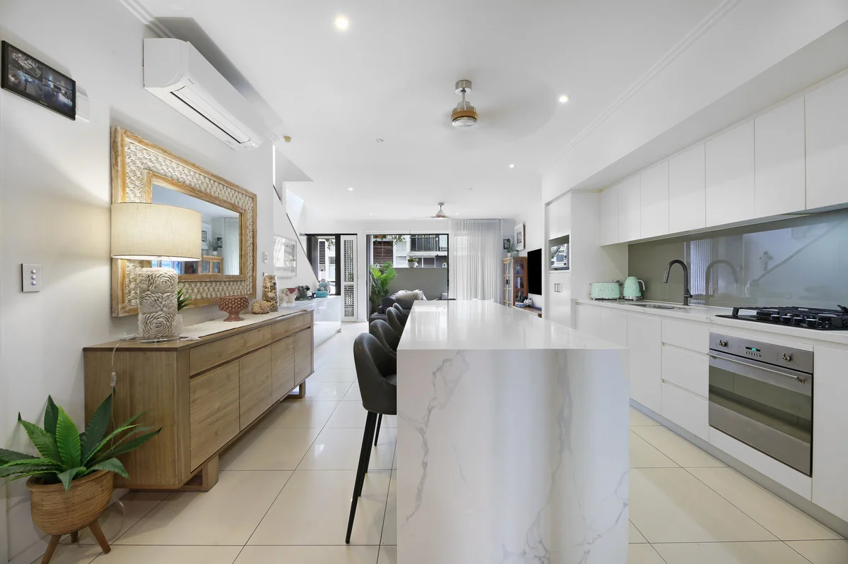 10/9 Moores Crescent, Varsity Lakes QLD 4227