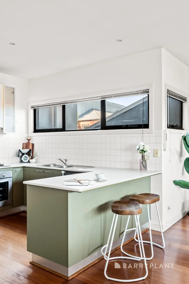 Additional image 5 of 2/98 Arthurton Road, Northcote VIC 3070