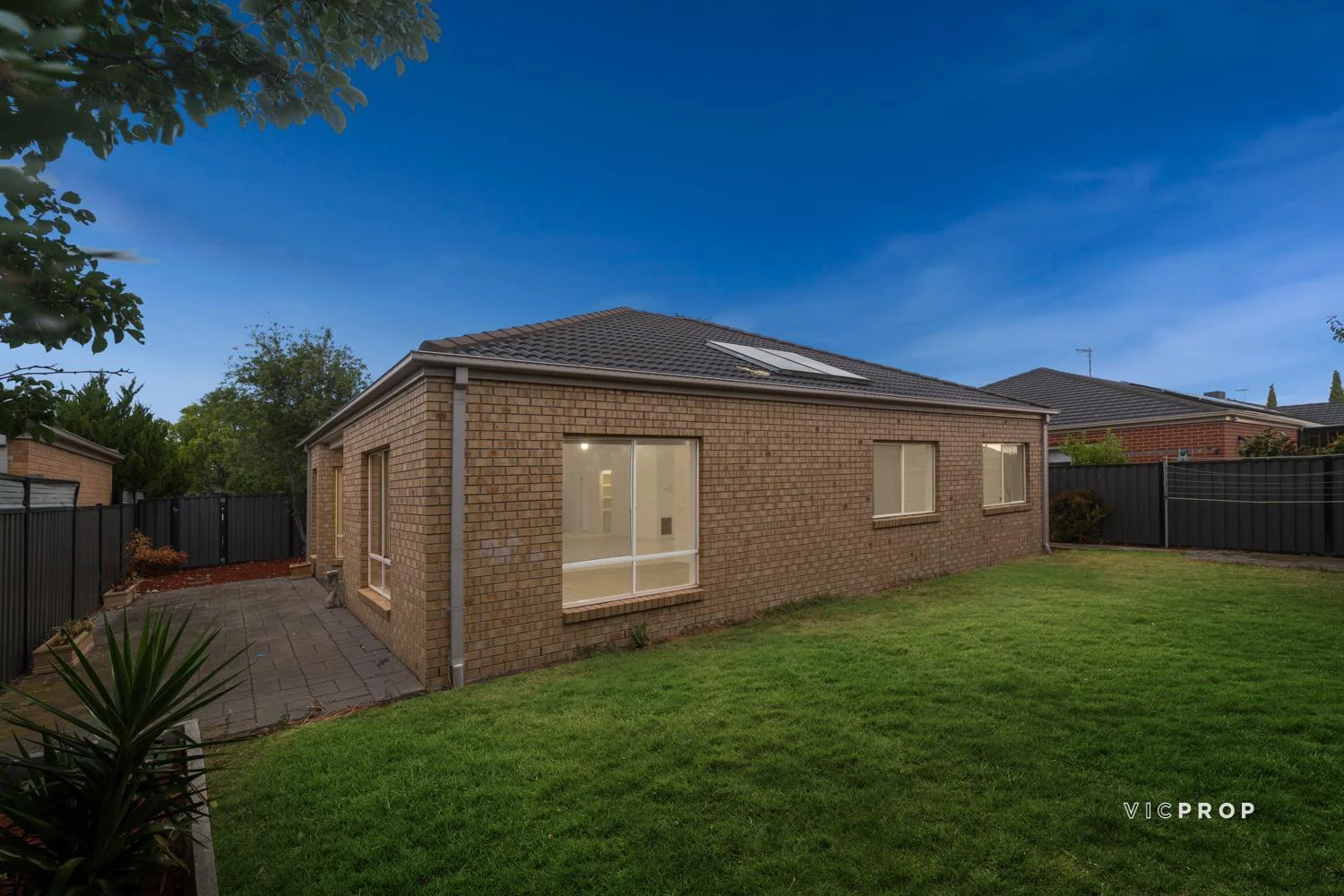 Additional image 16 of 2 Friarbird Court, Point Cook VIC 3030