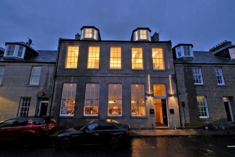 North Silver Street, Top Floor, Aberdeen AB10