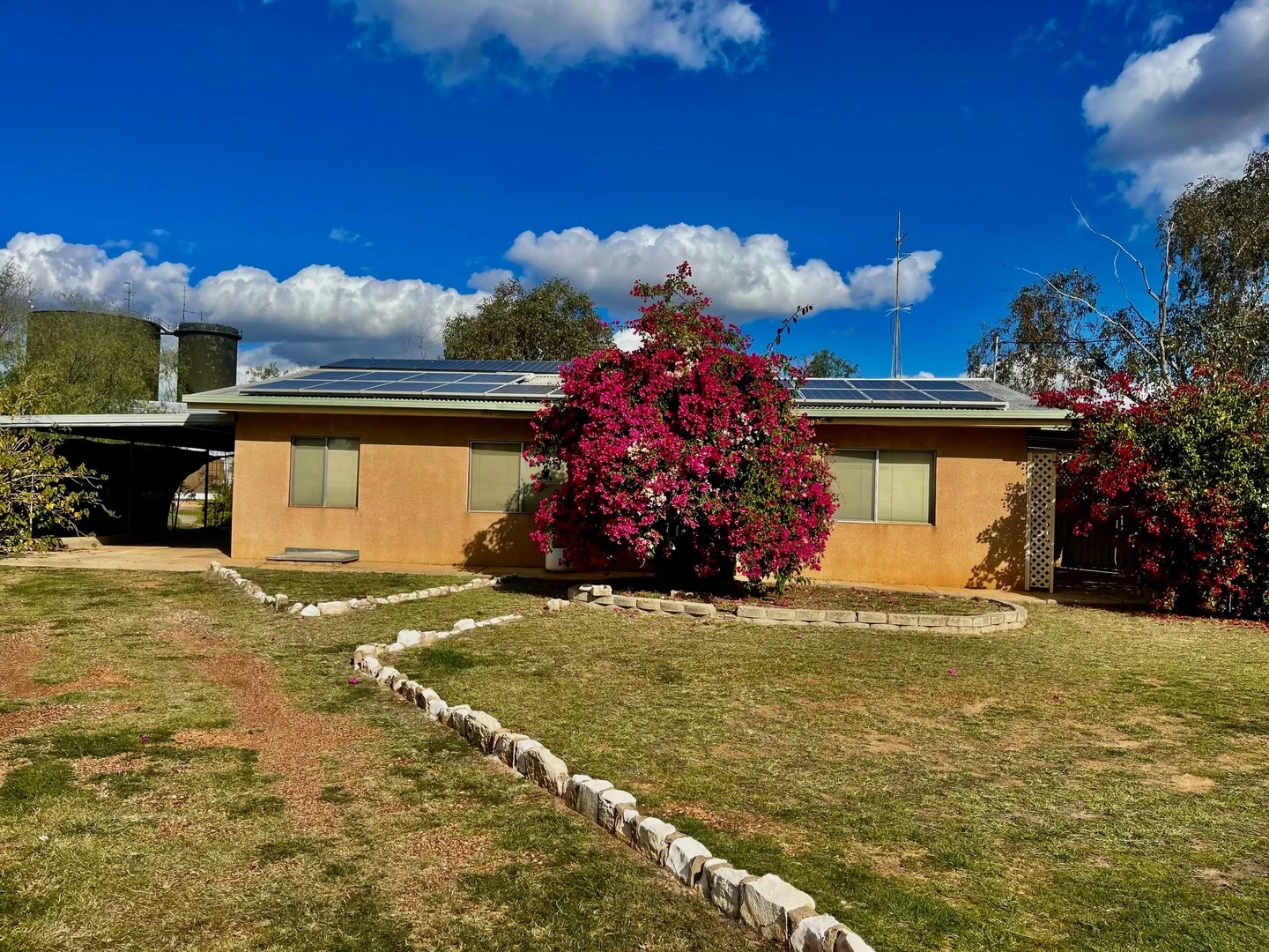 2 Red Robin Street, Lightning Ridge NSW 2834