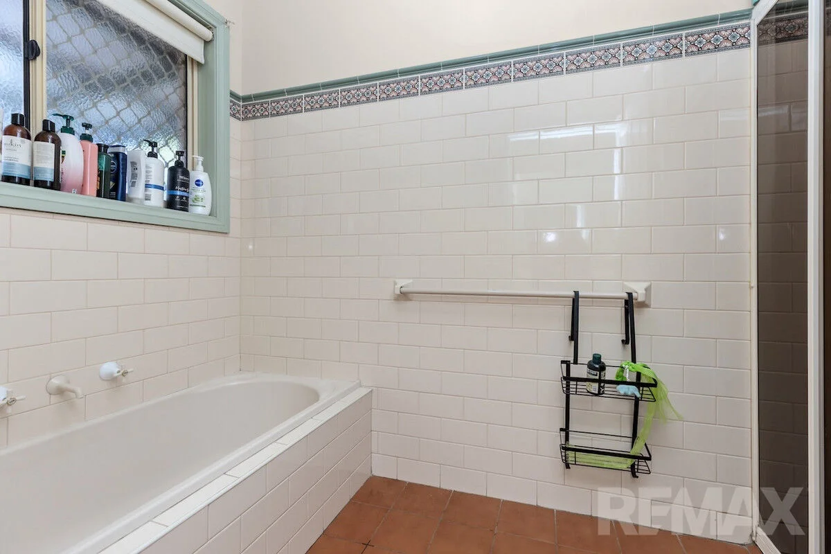 Additional image 14 of 5 Galleon Place, Estella NSW 2650