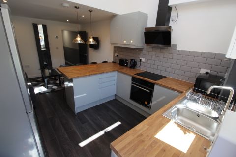 Room 2 Of 5, Coronation Road, Stoke, Coventry CV1, Room to rent