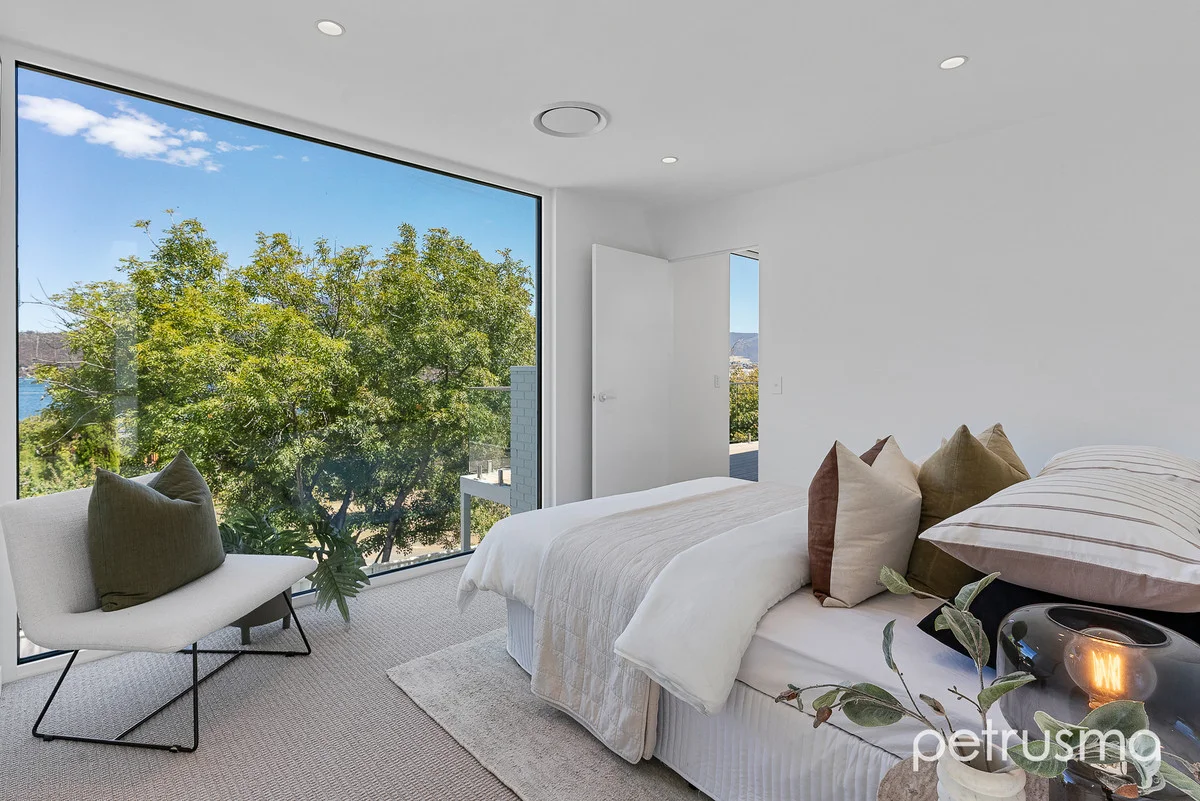 Additional image 13 of 3/107 Derwent Avenue, Lindisfarne TAS 7015