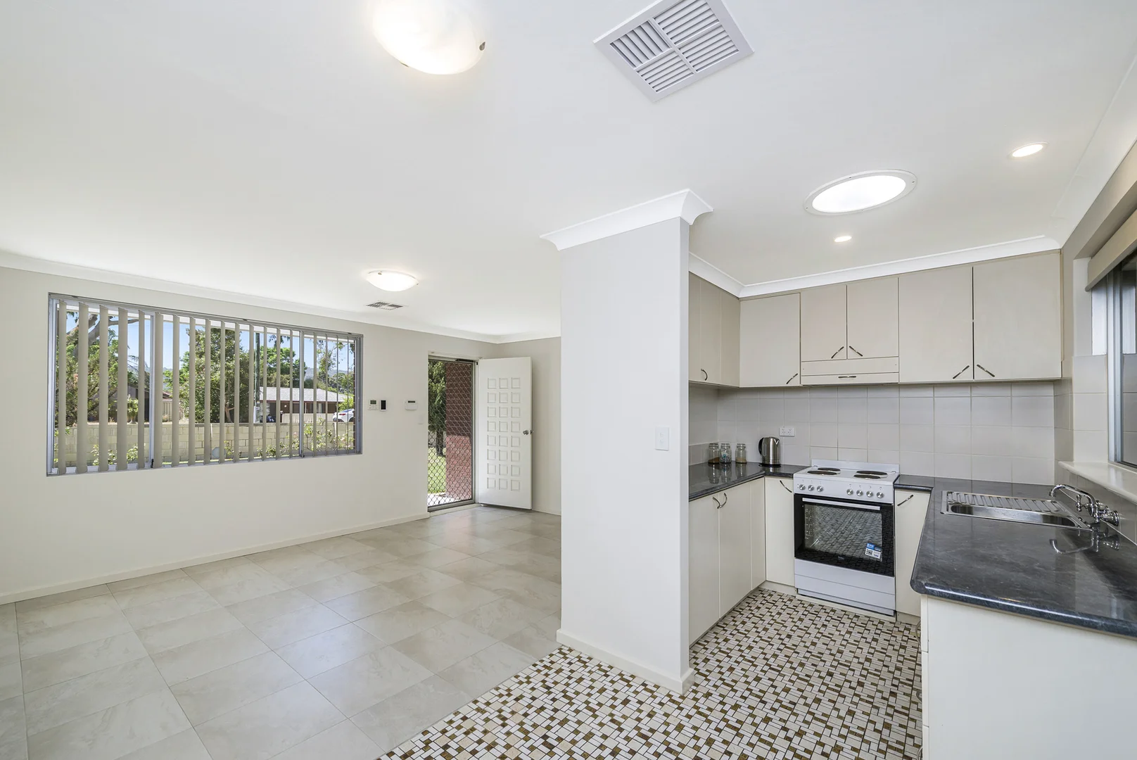 Additional image 6 of 141 Cammillo Road, Camillo WA 6111