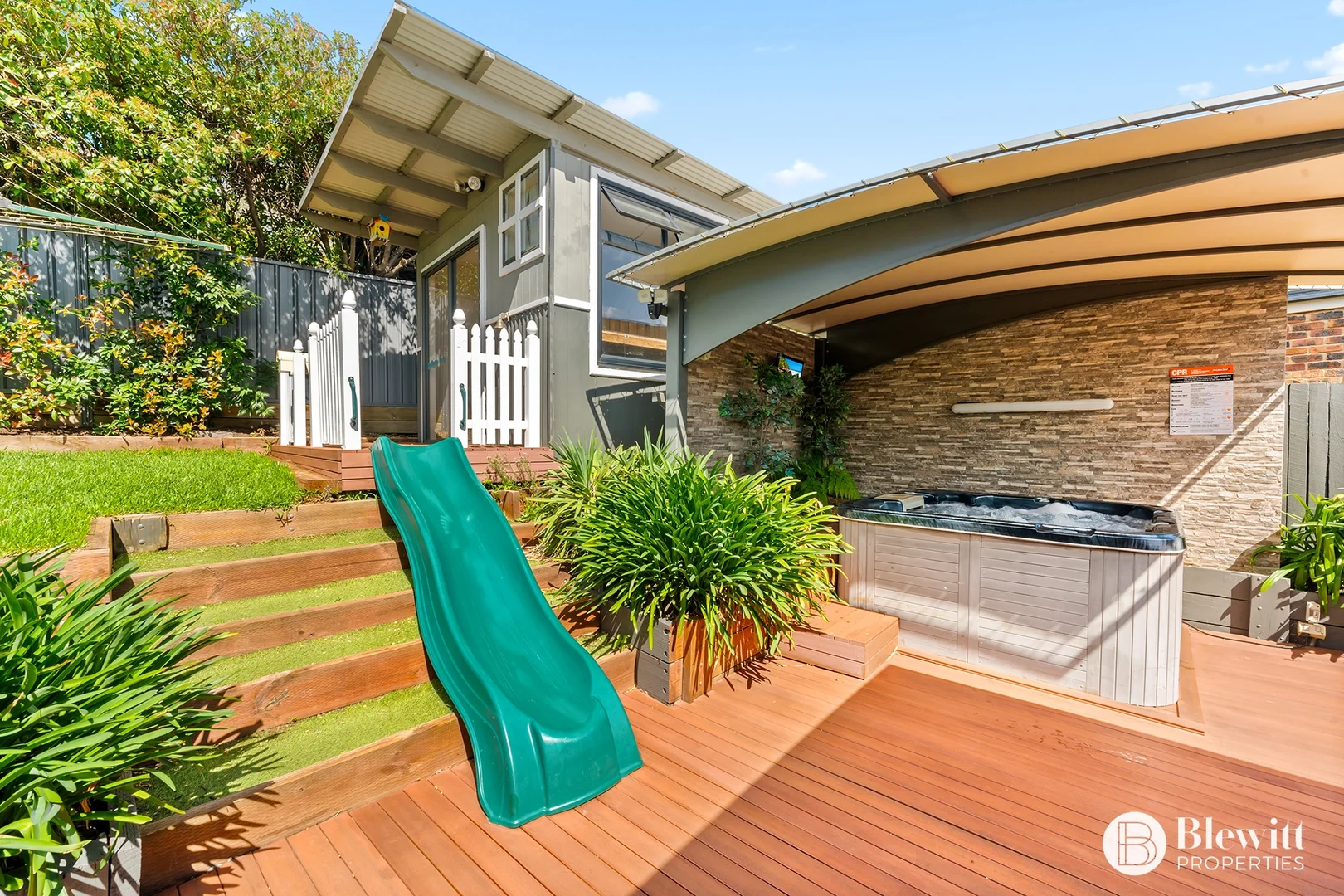 Additional image 33 of 28 Stringybark Drive, Jerrabomberra NSW 2619