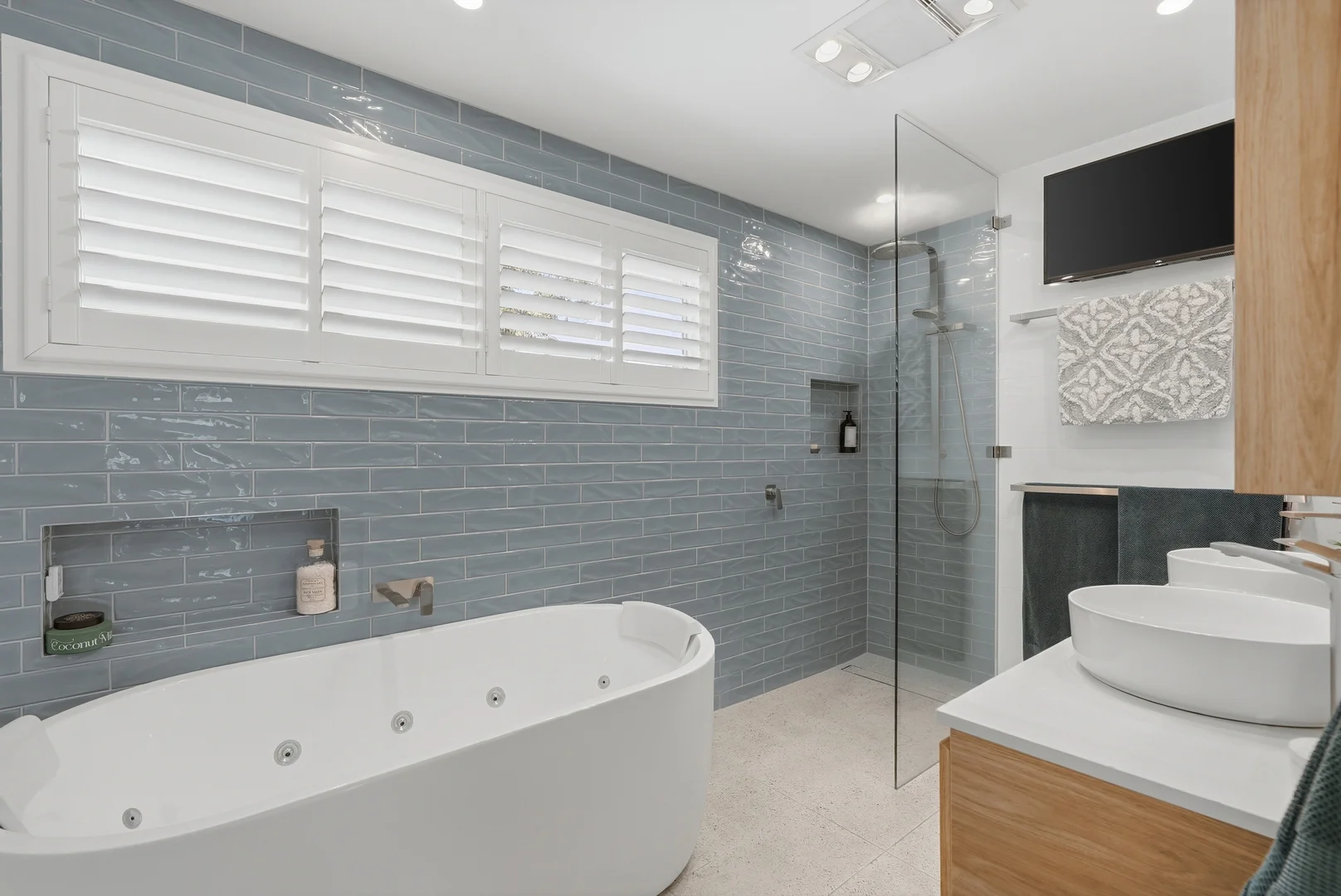 Additional image 10 of 106 Lakedge Avenue, Berkeley Vale NSW 2261