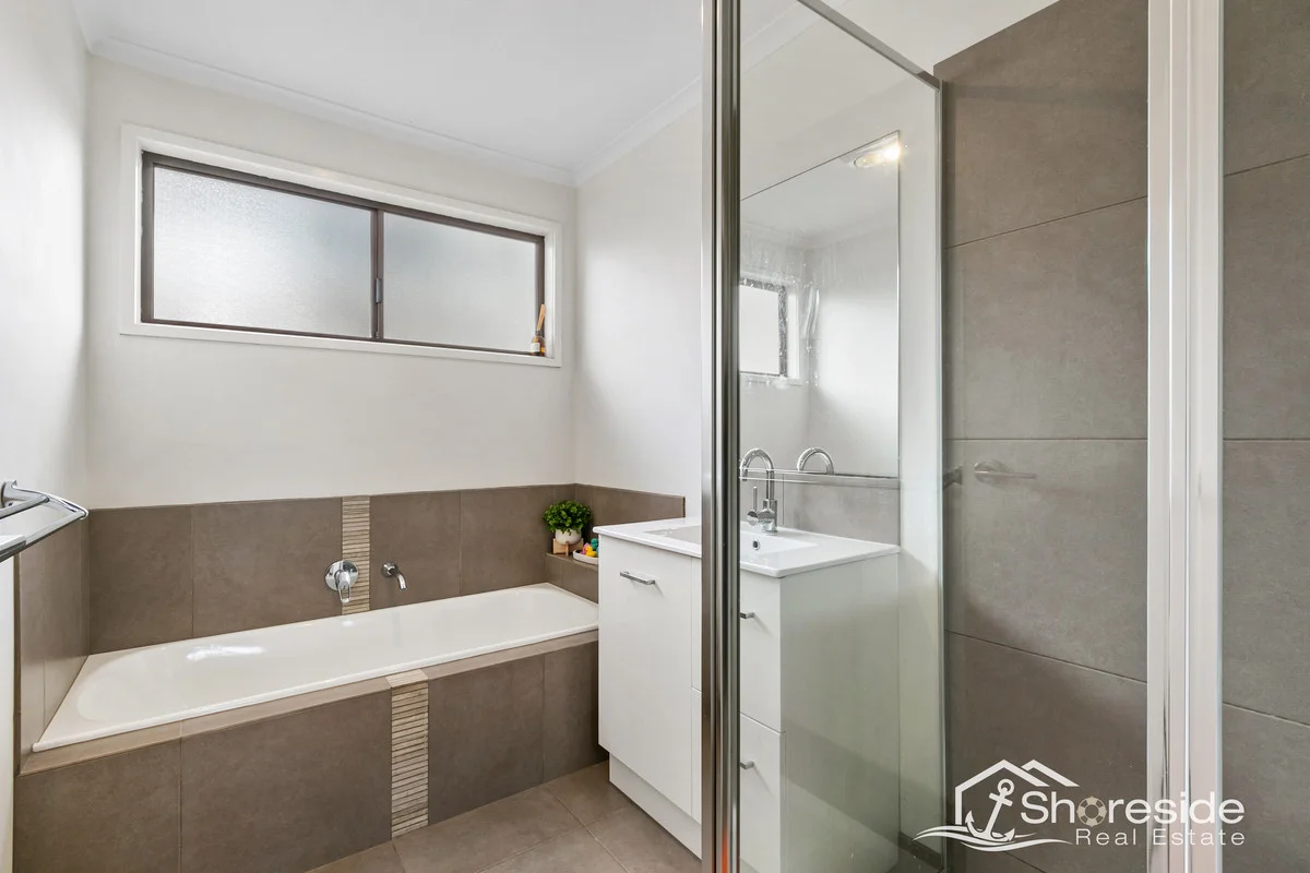 Additional image 11 of 3 Eastern Beach Road, Lakes Entrance VIC 3909