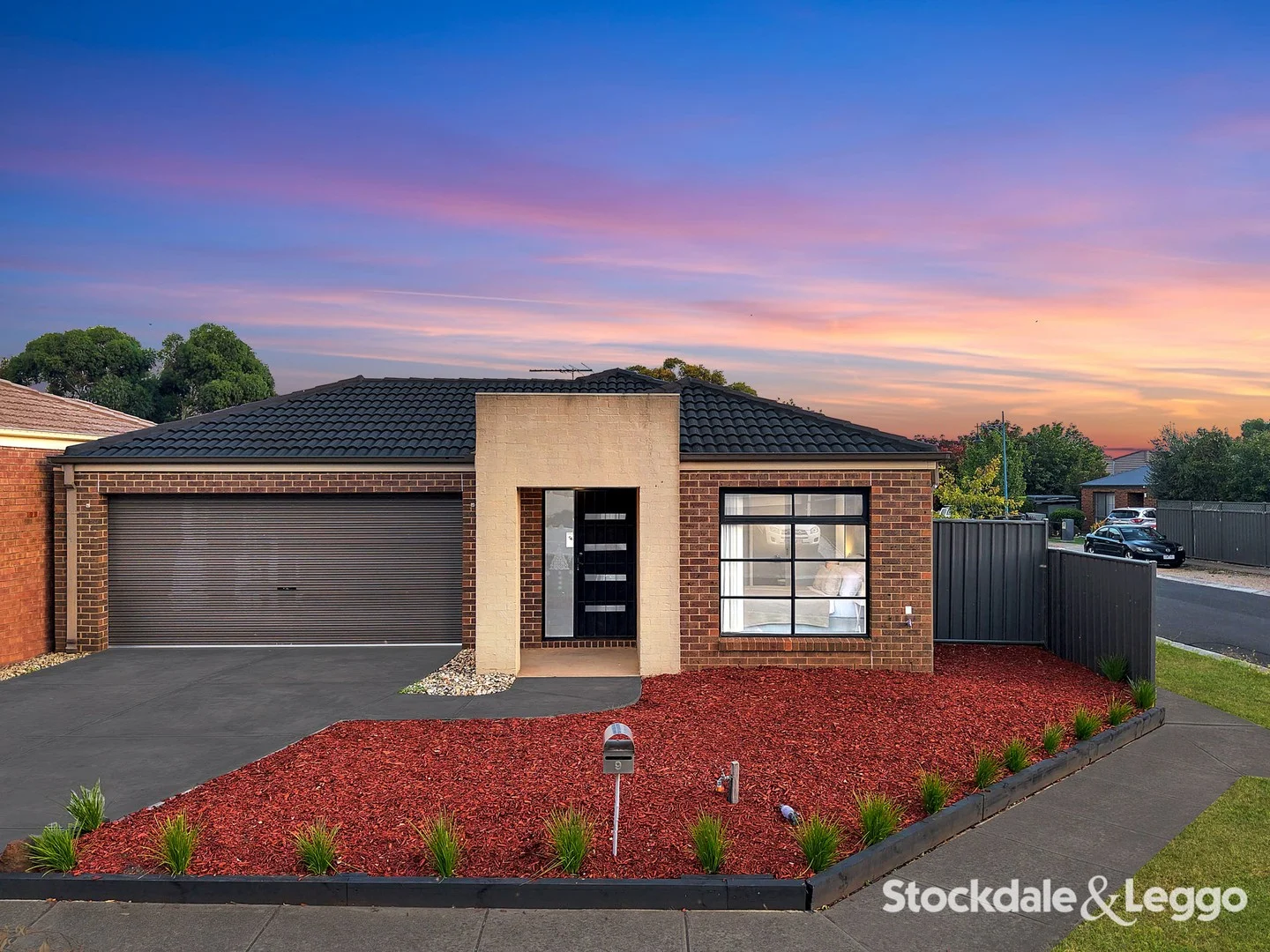 9 Ellenborough Crescent, Manor Lakes VIC 3024