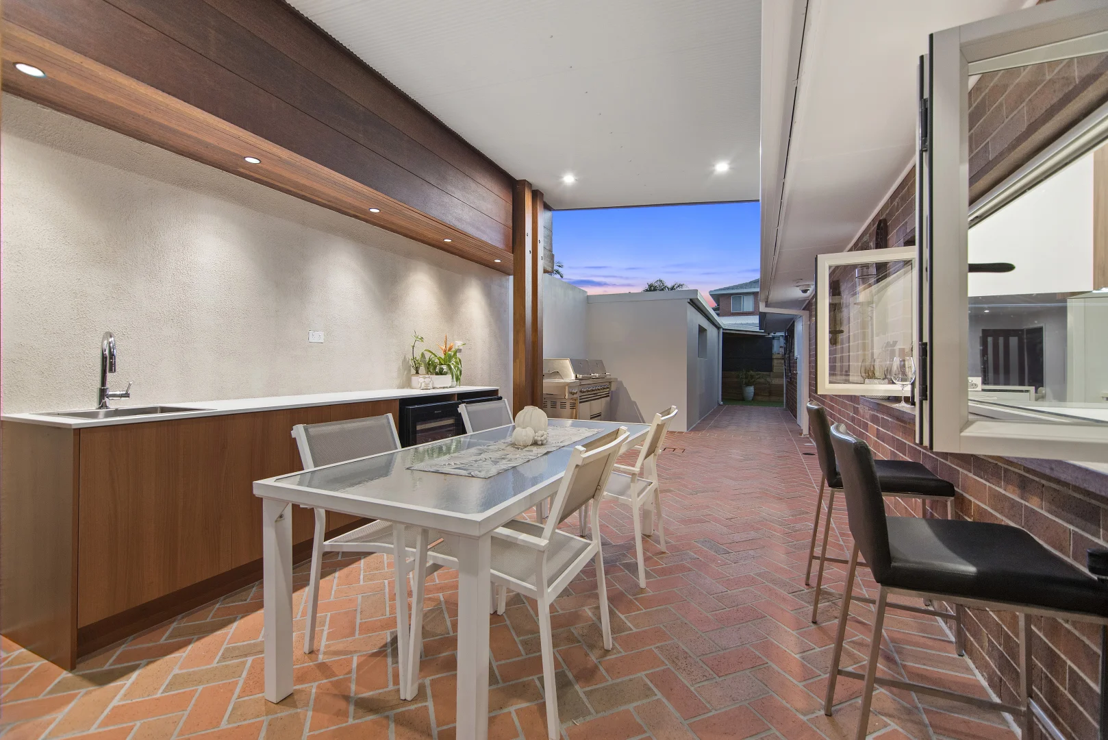 Additional image 19 of 2 Swallow Avenue, Paradise Point QLD 4216