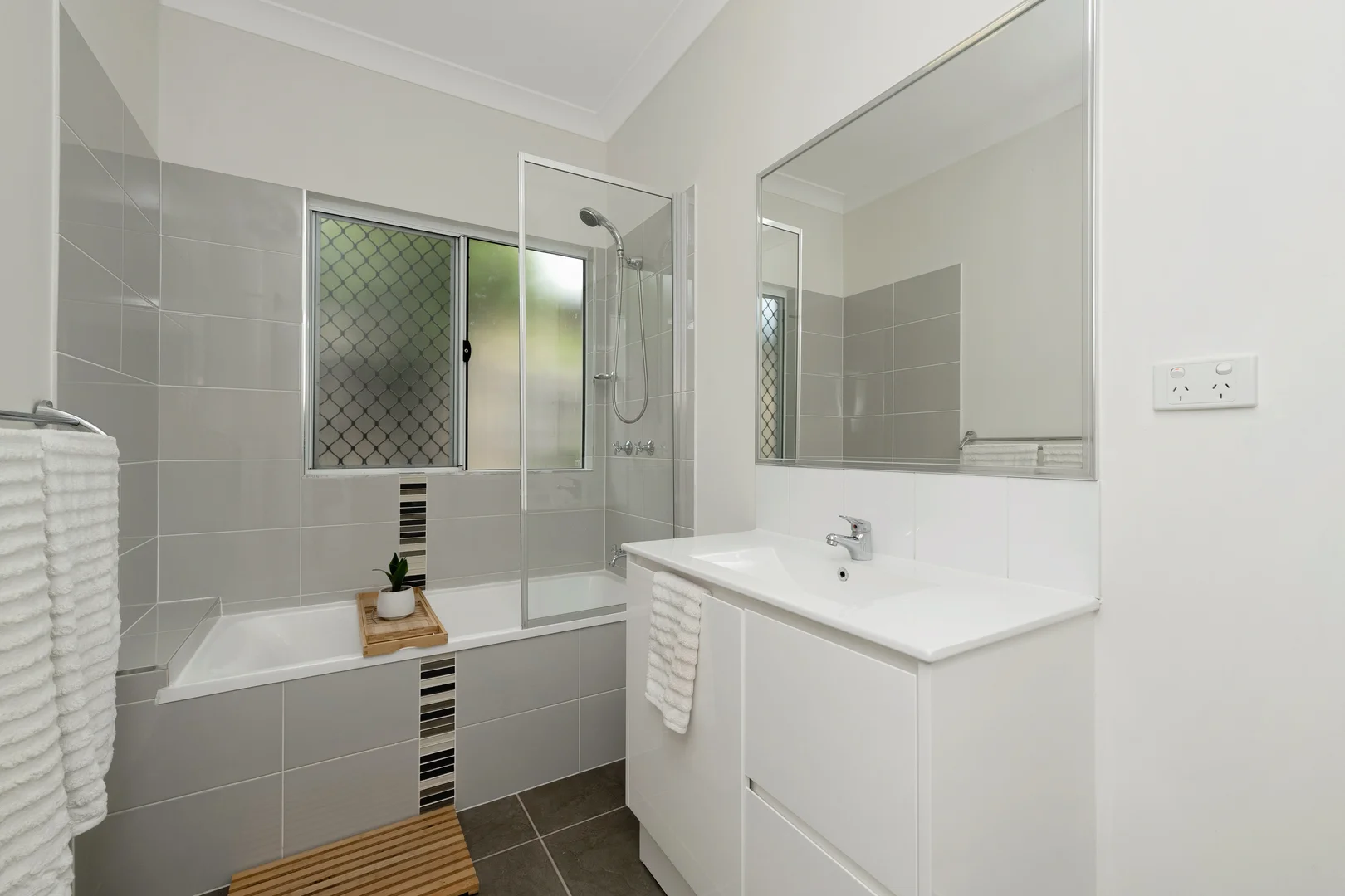 Additional image 11 of 2A Spring Street, Hermit Park QLD 4812