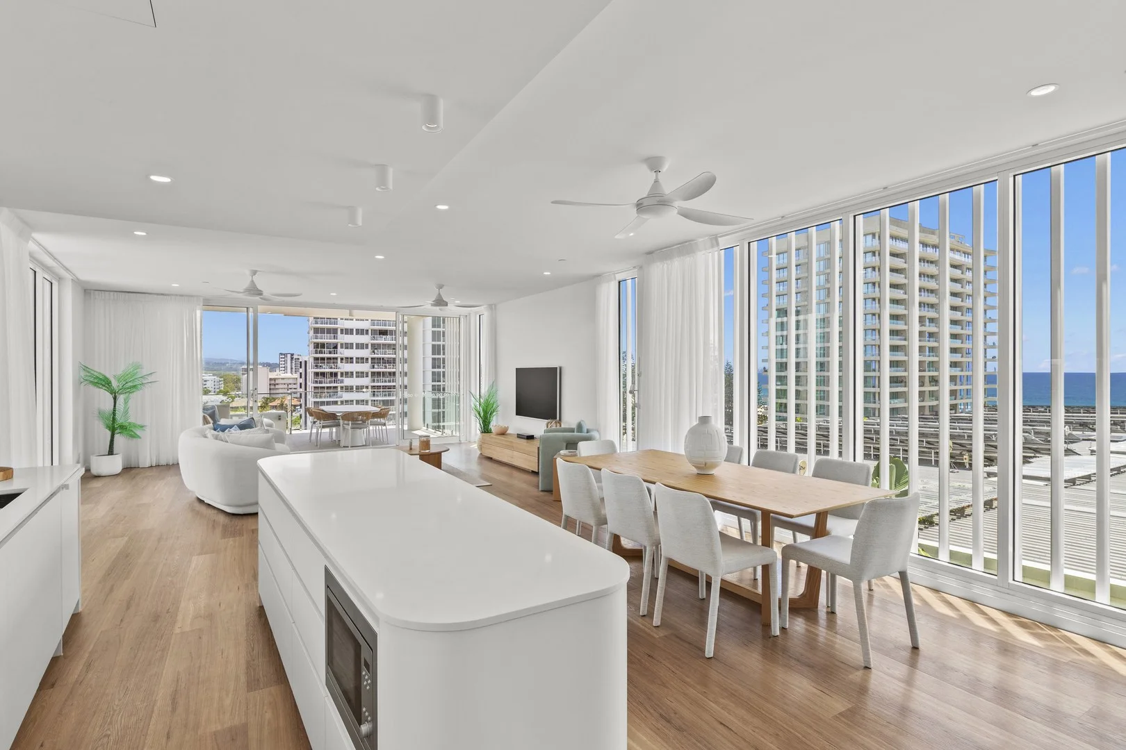 2/13 Rutledge Street, Coolangatta QLD 4225