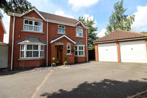 Lomsey Close, Tile Hill, Coventry CV4