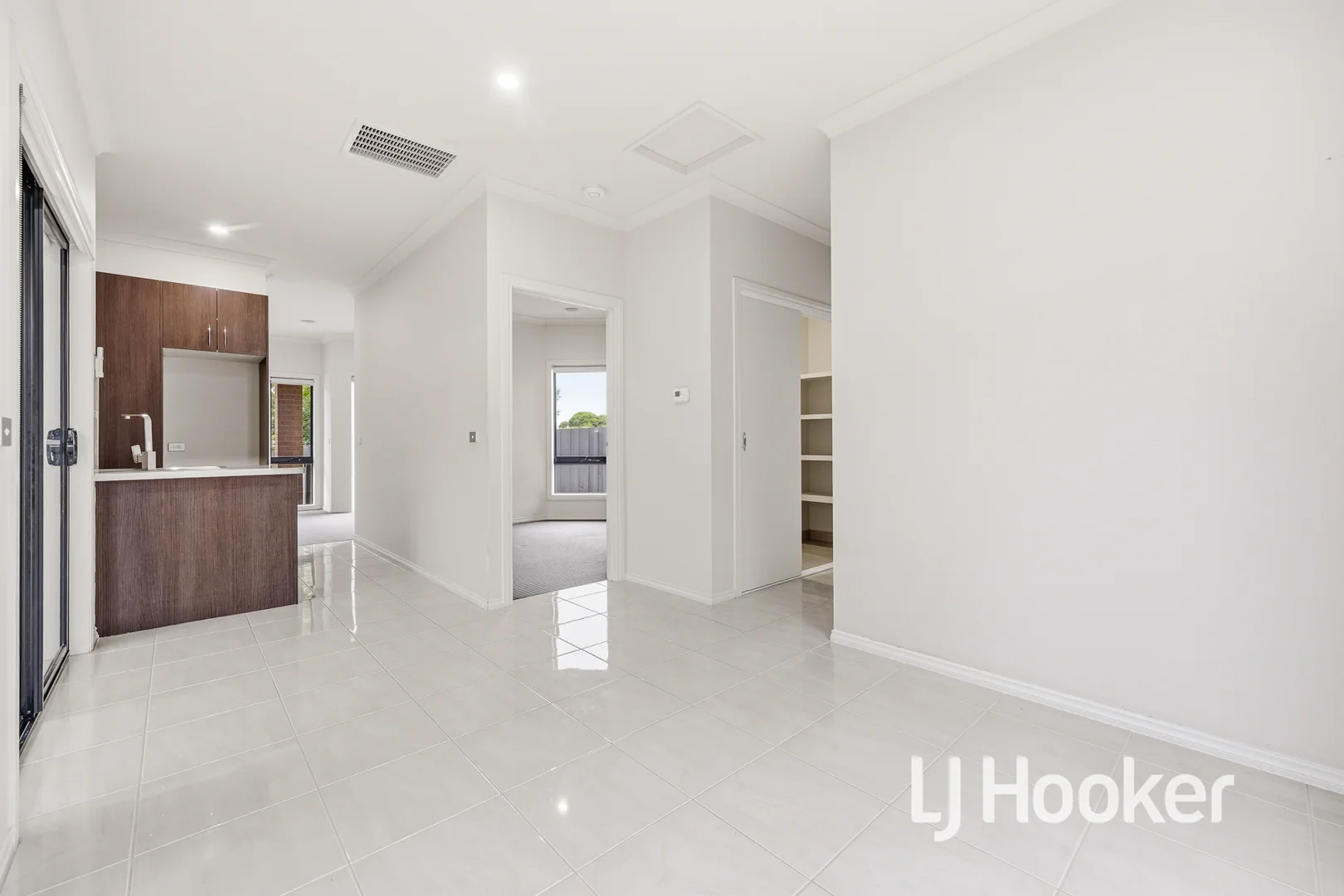 Additional image 3 of 5A Strong Drive, Hampton Park VIC 3976