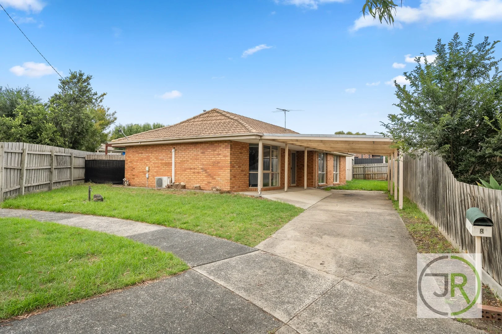 8 Milner Court, Cranbourne VIC 3977