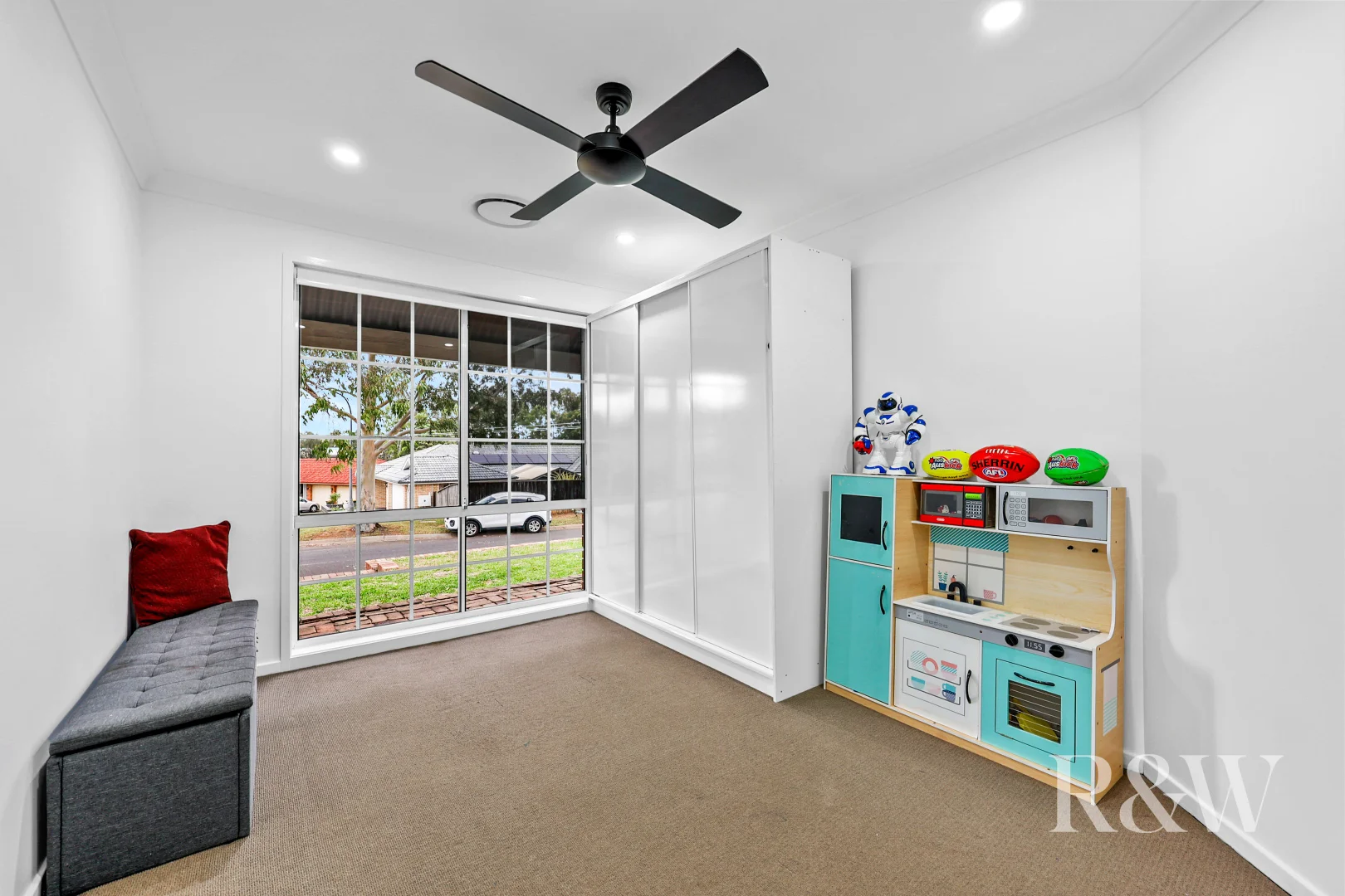 Additional image 10 of 50 DOWNES CRESCENT, Currans Hill NSW 2567