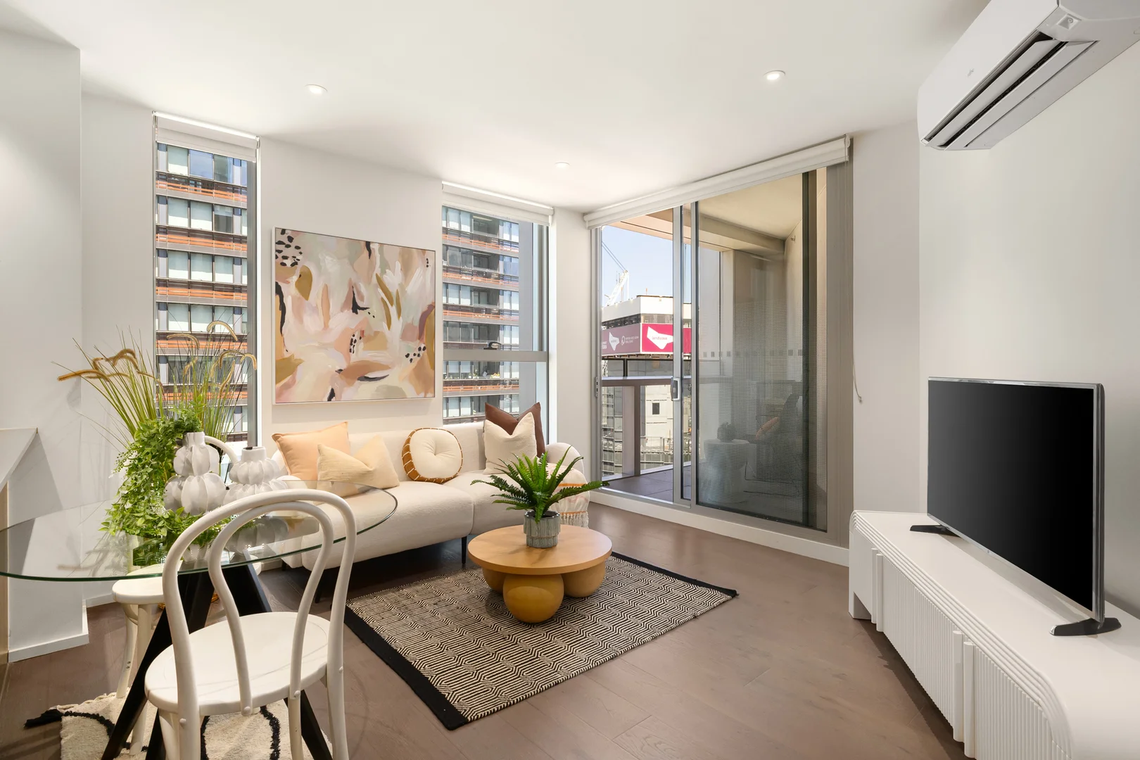 Additional image 2 of 1004W/888 Collins Street, Docklands VIC 3008