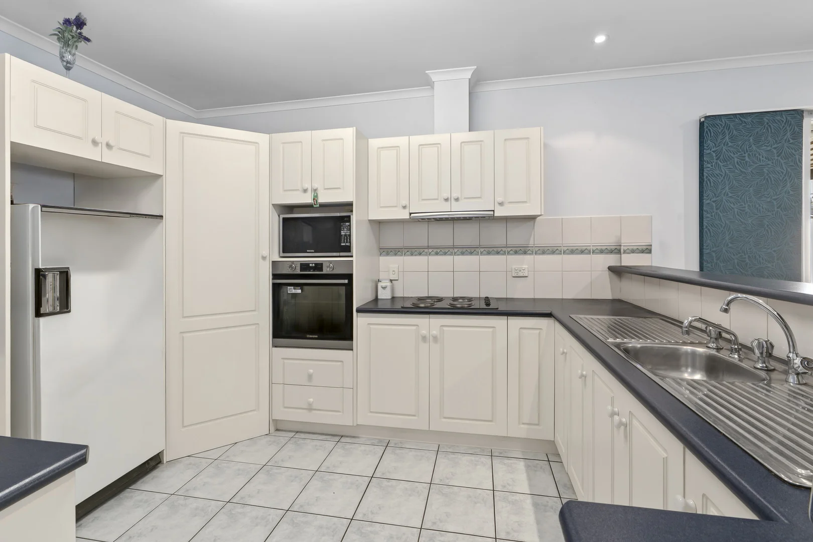 Additional image 3 of 243 Twentyfirst Street, Renmark SA 5341