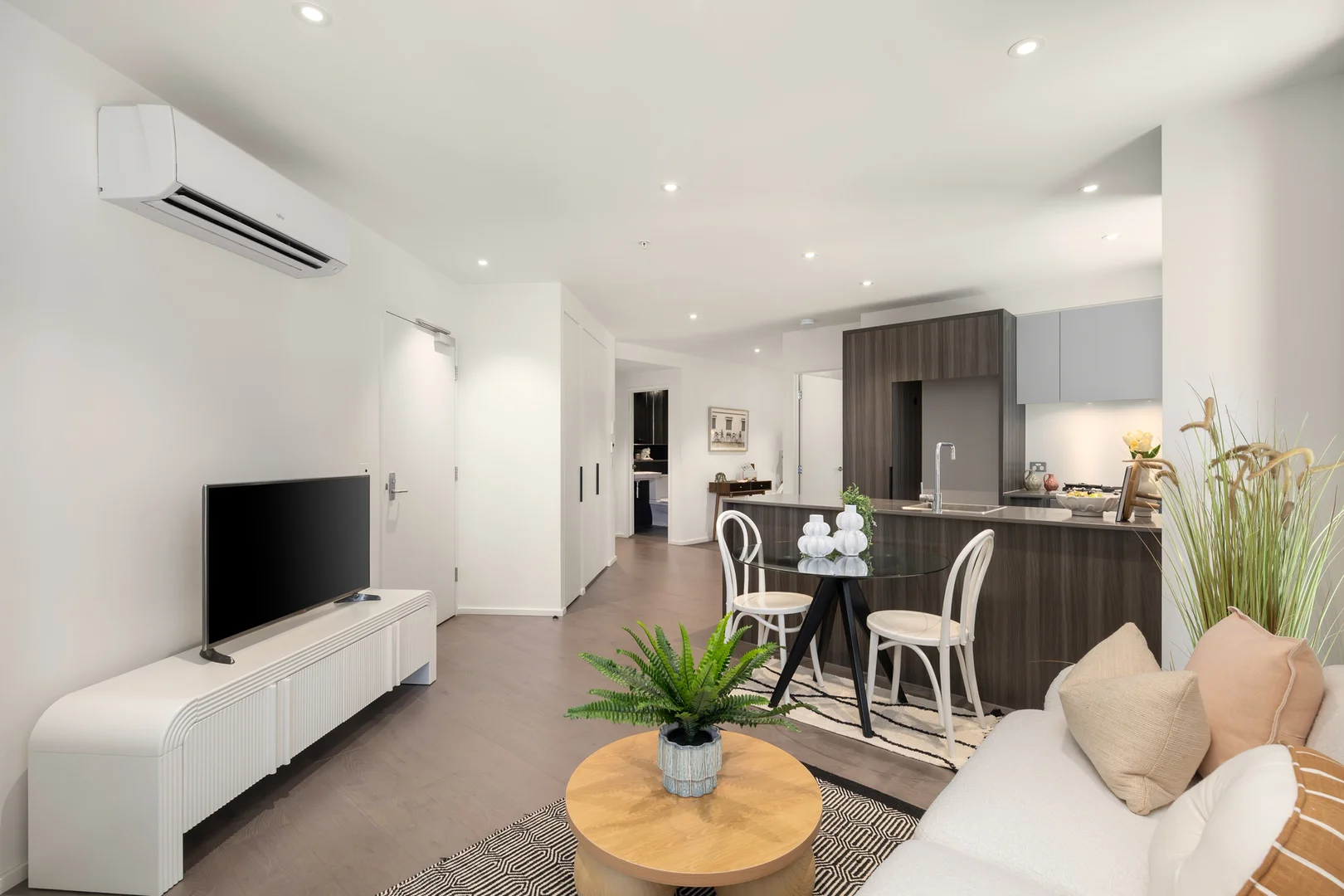Additional image 3 of 1004W/888 Collins Street, Docklands VIC 3008
