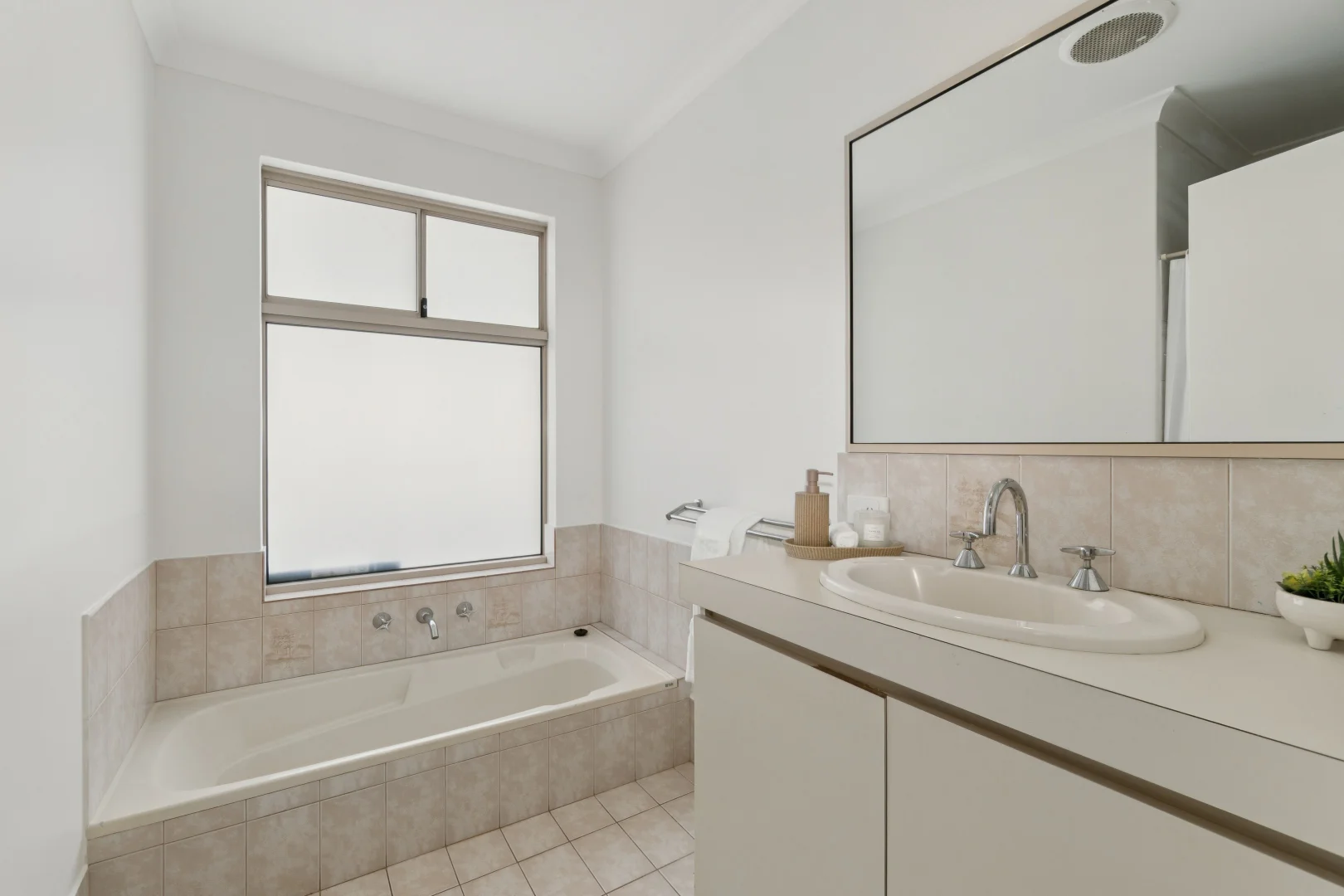 Additional image 21 of 16 Hansted Court, Ballajura WA 6066