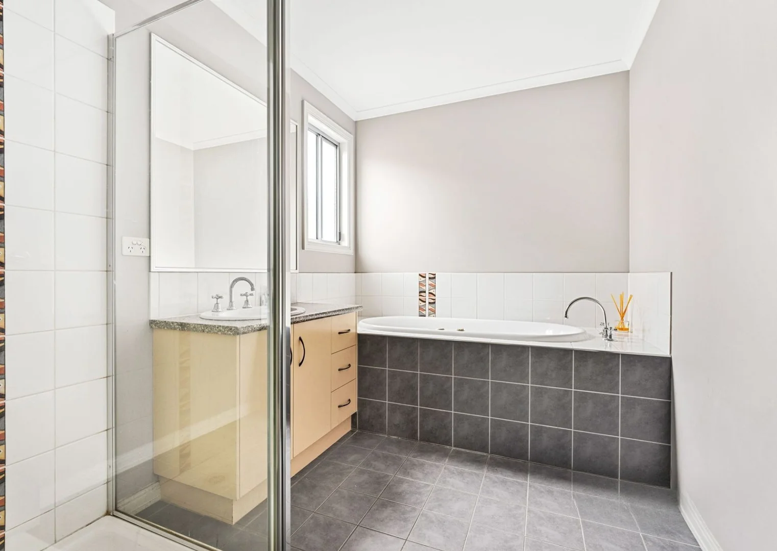 Additional image 11 of 2/173 Princes Highway, Werribee VIC 3030