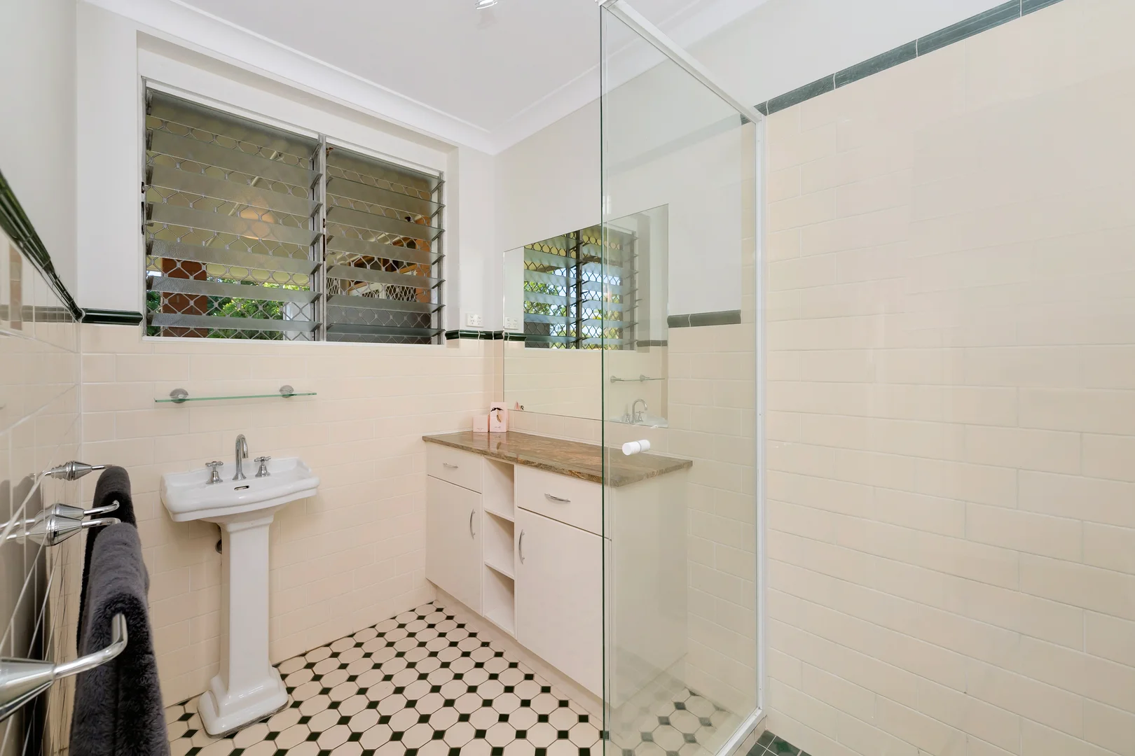 Additional image 16 of 6 Kenilworth Avenue, Hyde Park QLD 4812