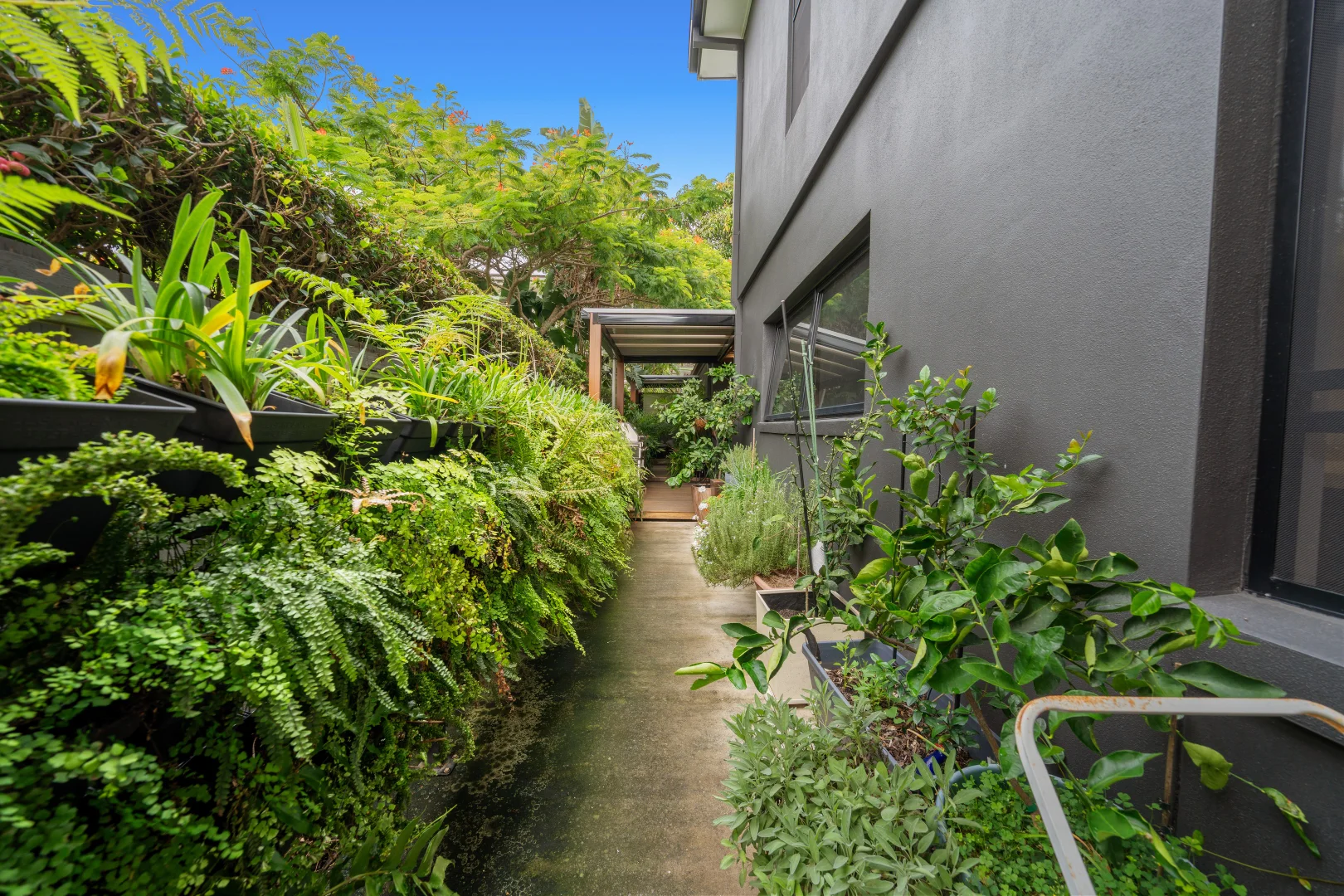 Additional image 17 of 2/13 Wynflo Street, Labrador QLD 4215