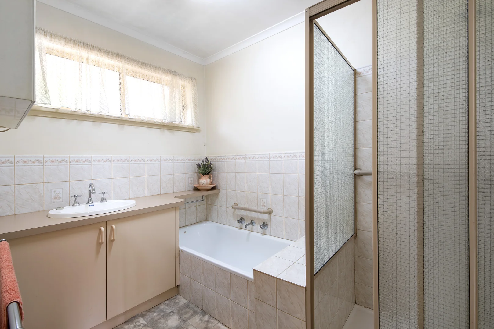 Additional image 10 of 2/28 Berkeley Street, Castlemaine VIC 3450