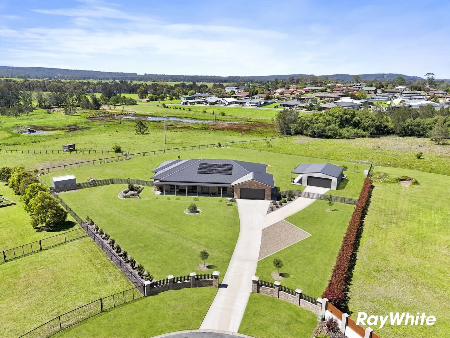 15 Redtree Place, Moruya NSW 2537