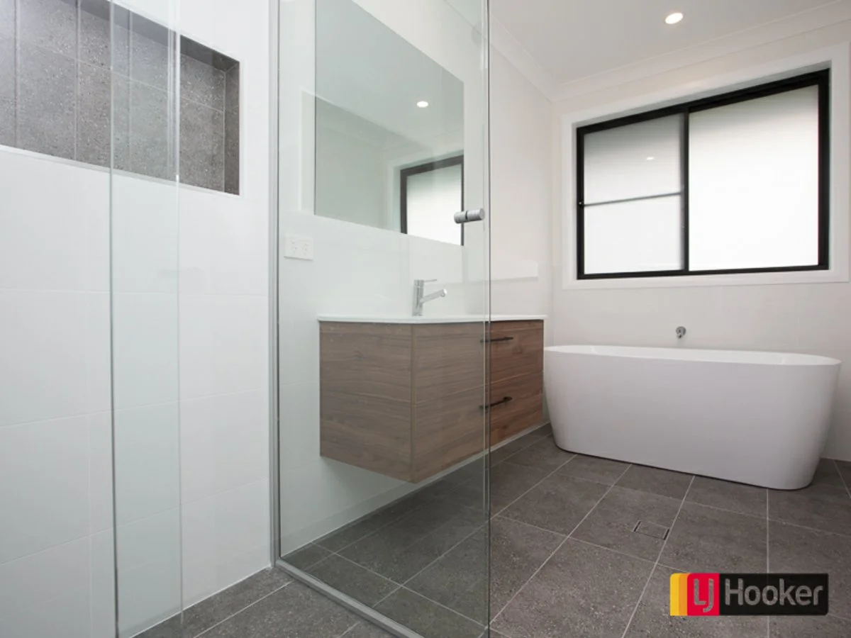 Additional image 4 of 11-11a Evesham Circuit, North Tamworth NSW 2340