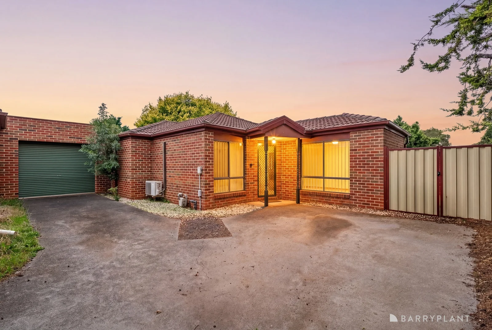 4/21 McKenzie Street, Melton VIC 3337