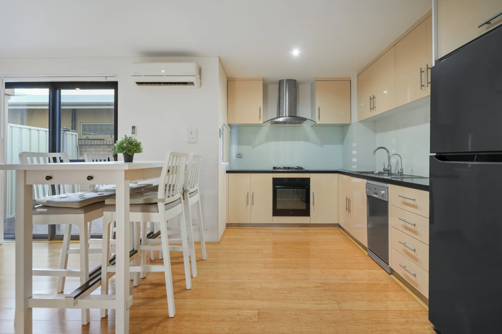 Additional image 6 of 3/6 Oak Street, Cannington WA 6107