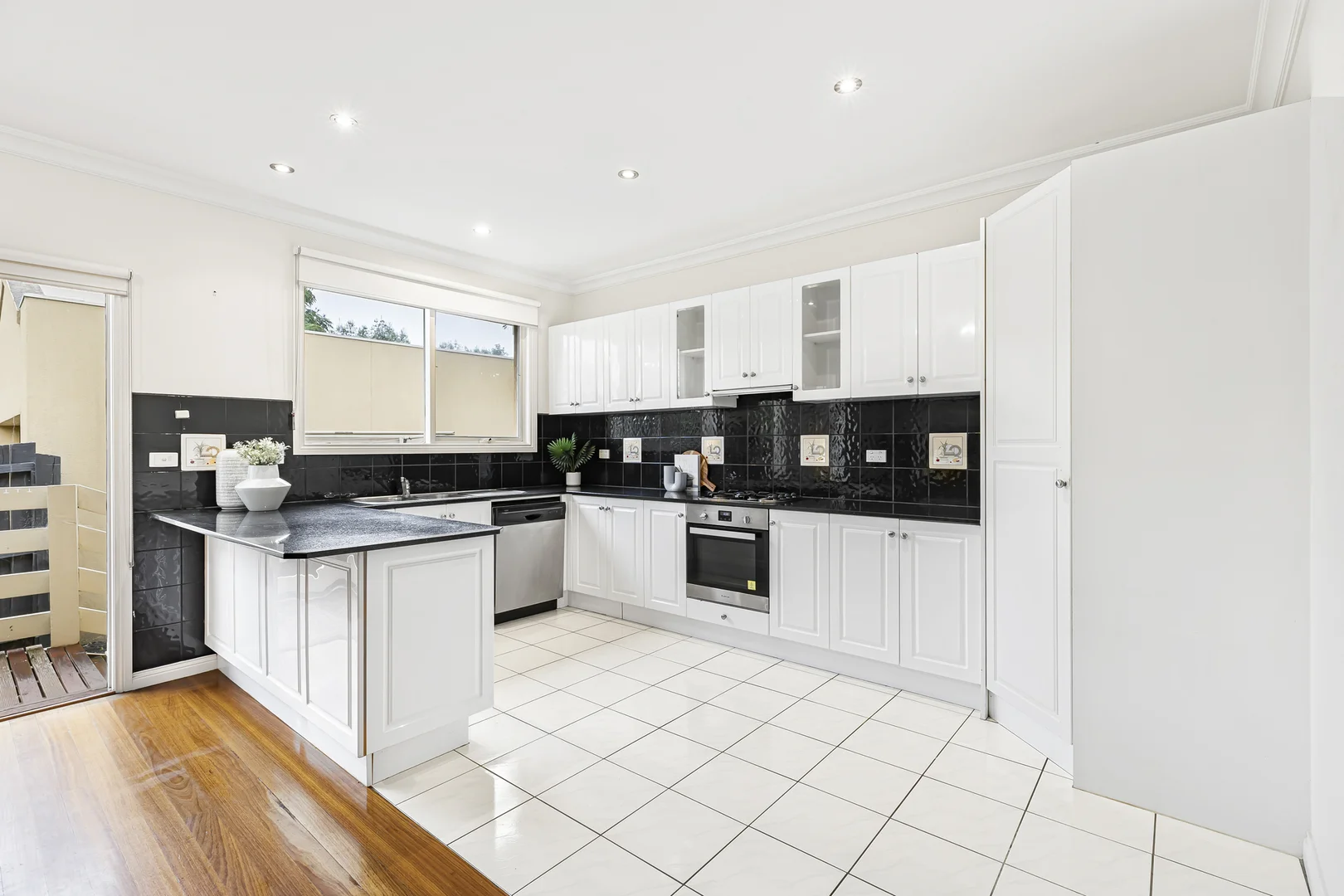 Additional image 5 of 1/5 Bellara Street, Doncaster VIC 3108