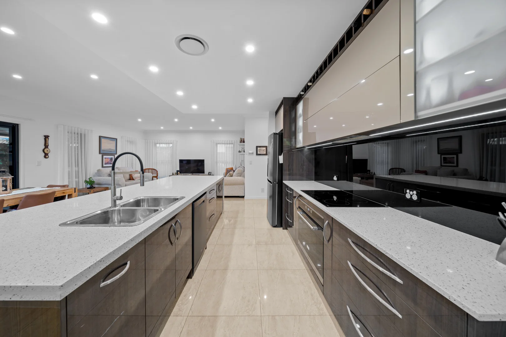 Additional image 4 of 2/13 Wynflo Street, Labrador QLD 4215