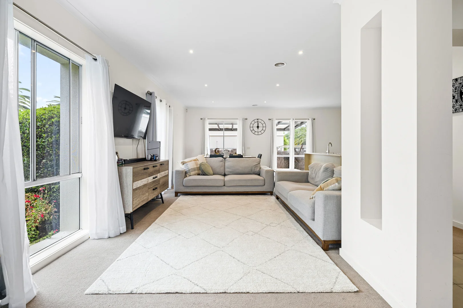 Additional image 2 of 90 Sovereign Manors Crescent, Rowville VIC 3178