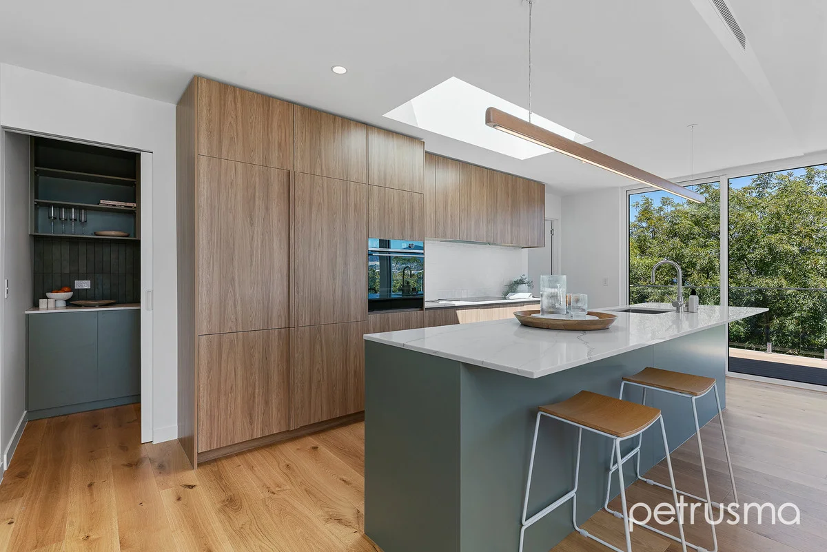 Additional image 8 of 3/107 Derwent Avenue, Lindisfarne TAS 7015