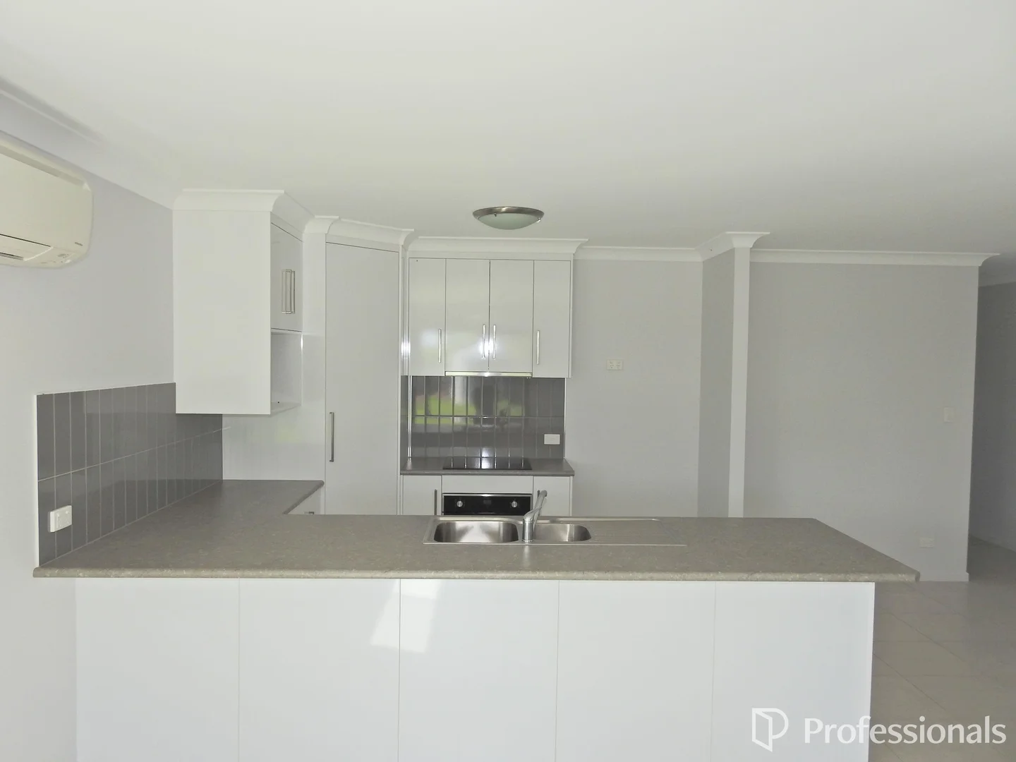 Additional image 3 of 1 & 2/24 Macartney Drive, Marian QLD 4753
