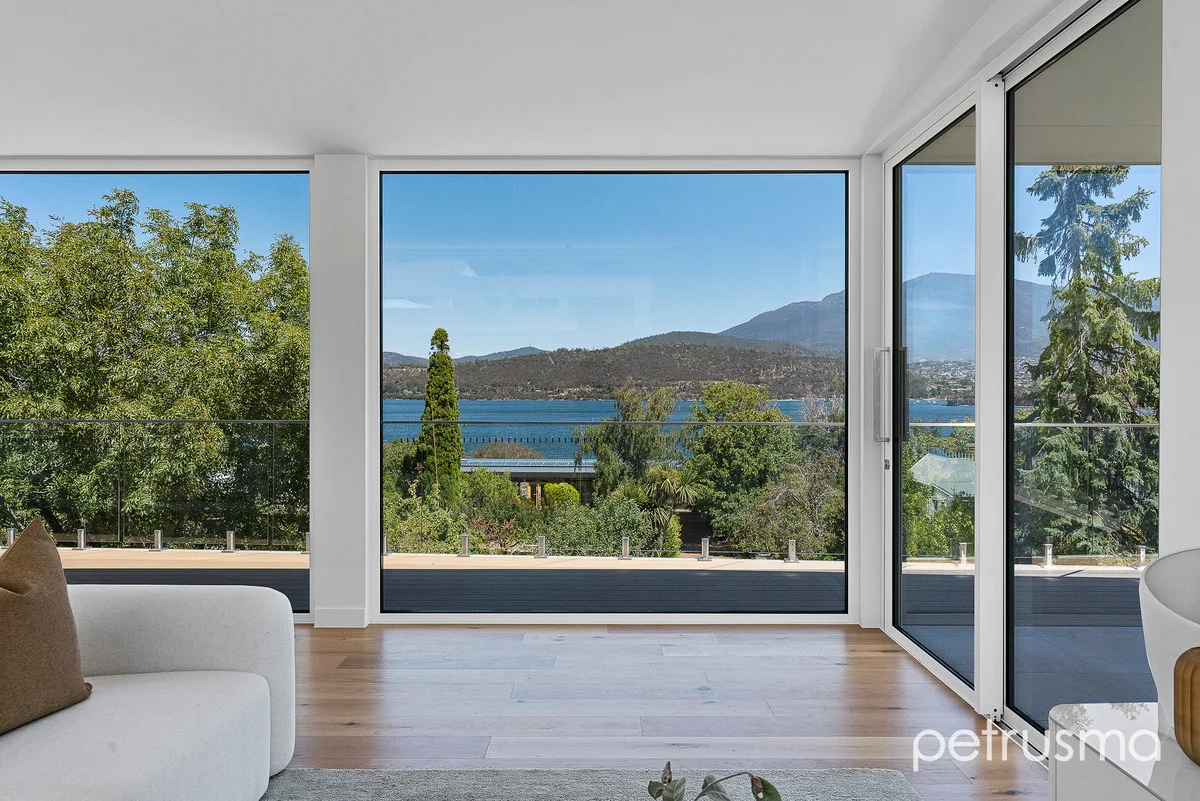 Additional image 3 of 3/107 Derwent Avenue, Lindisfarne TAS 7015